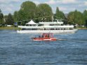 Motor Segelboot mit Motorschaden trieb gegen Alte Liebe bei Koeln Rodenkirchen P097
